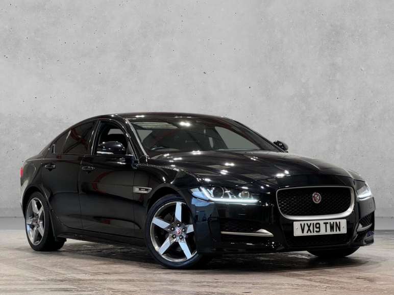 JAGUAR XE