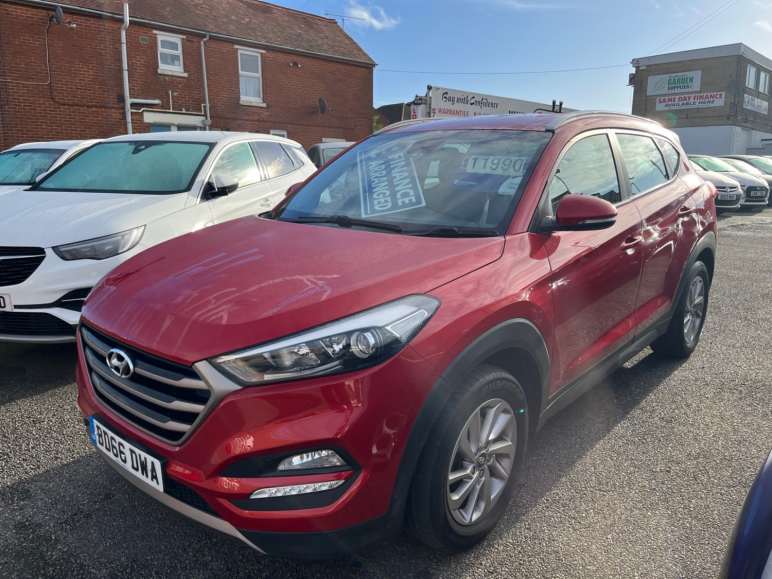 HYUNDAI TUCSON