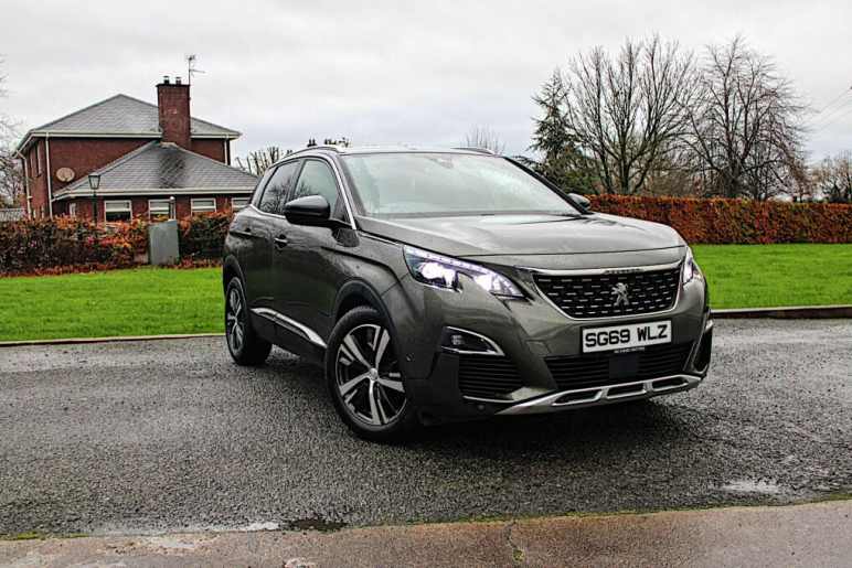 PEUGEOT 3008