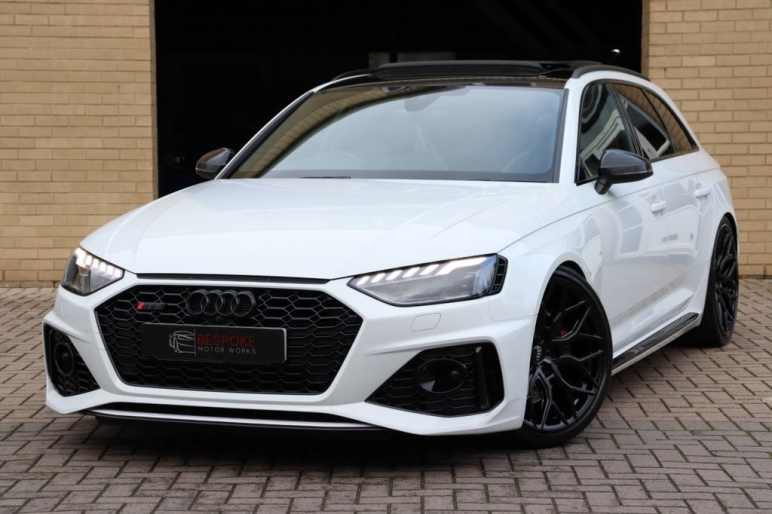 AUDI RS4