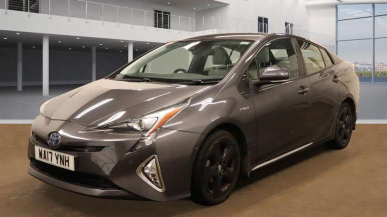 TOYOTA PRIUS