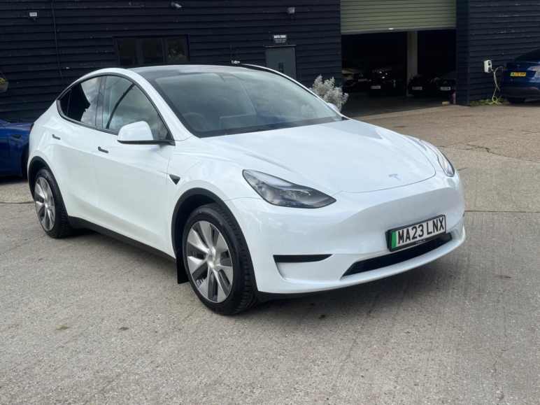 TESLA MODEL Y