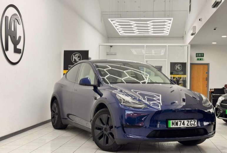 TESLA MODEL Y