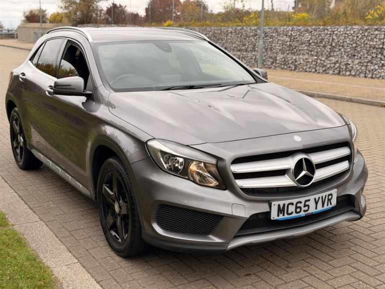 MERCEDES-BENZ GLA