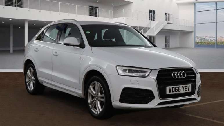 AUDI Q3