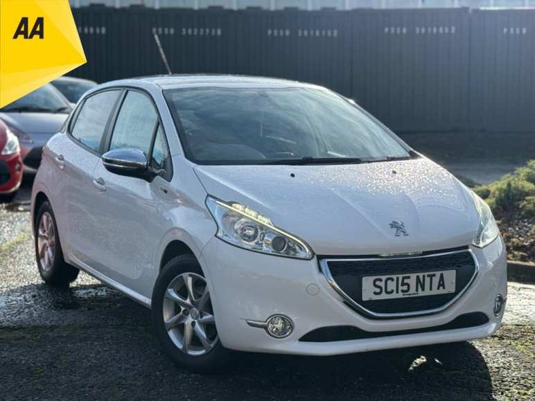 PEUGEOT 208