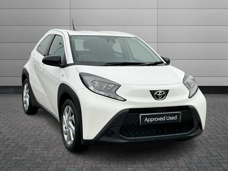 TOYOTA AYGO X
