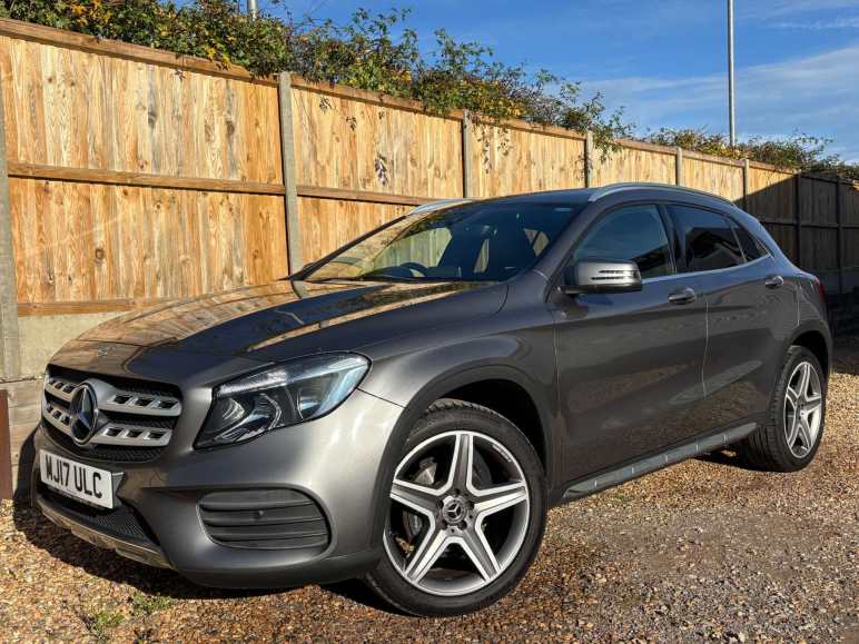 MERCEDES-BENZ GLA