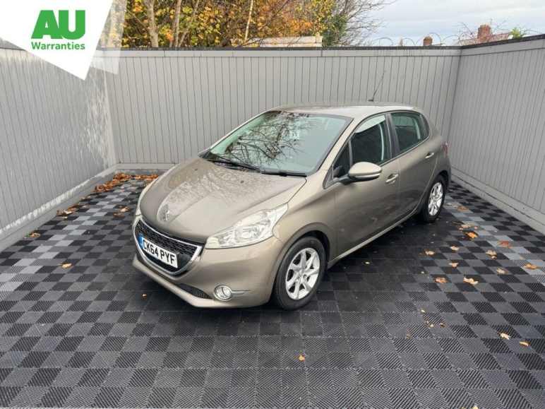 PEUGEOT 208