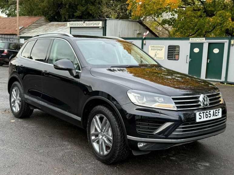 VOLKSWAGEN TOUAREG