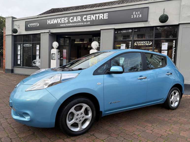 NISSAN LEAF