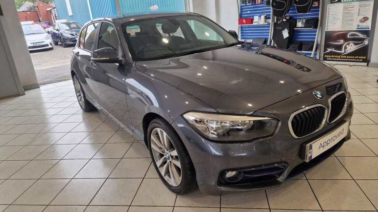 BMW 1 SERIES