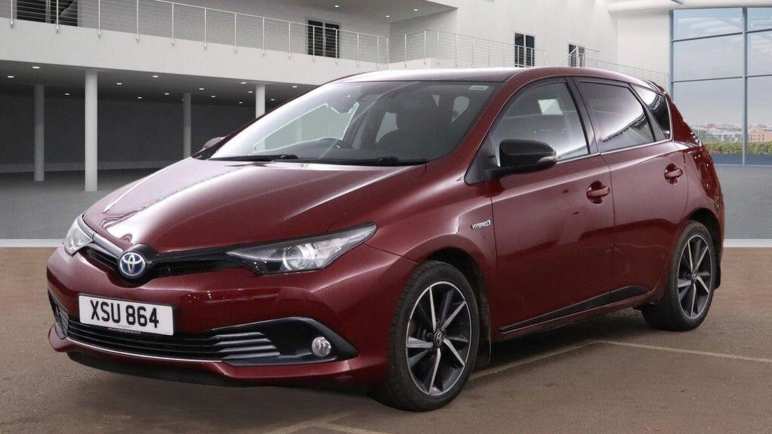 TOYOTA AURIS
