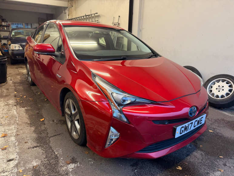 TOYOTA PRIUS