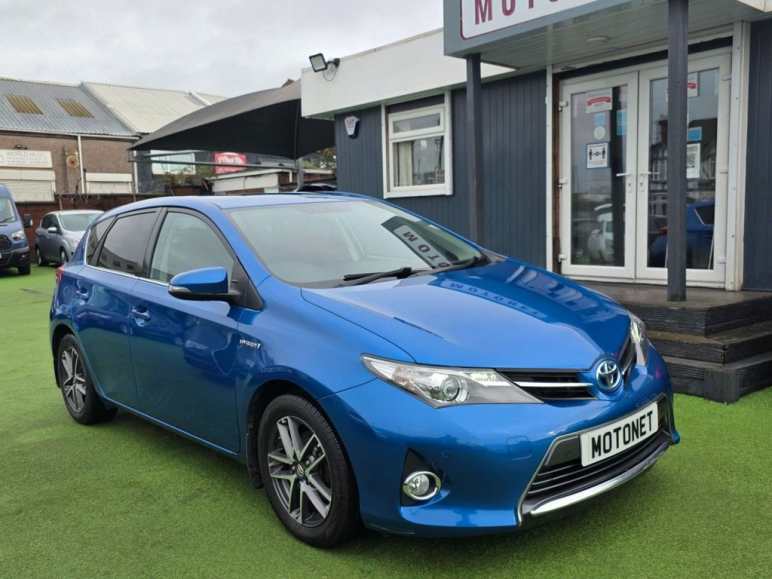 TOYOTA AURIS