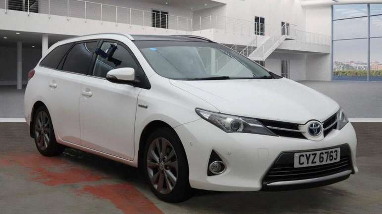 TOYOTA AURIS