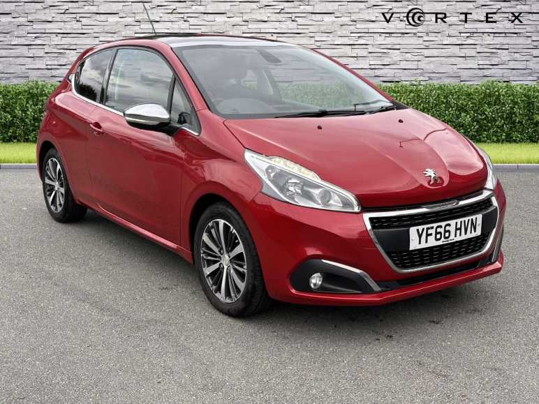 PEUGEOT 208