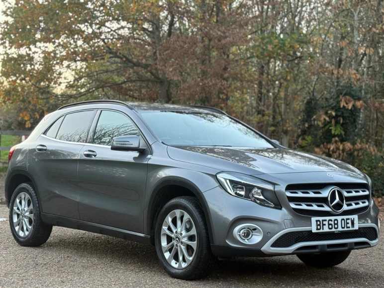 MERCEDES-BENZ GLA