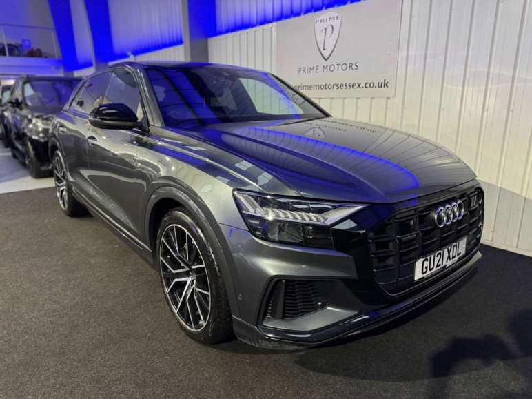 AUDI Q8