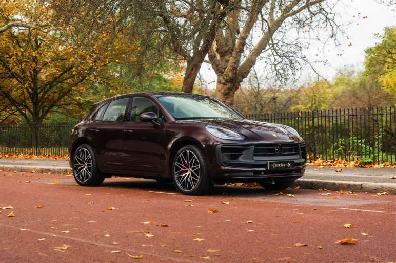 PORSCHE MACAN