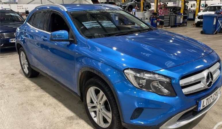 MERCEDES-BENZ GLA