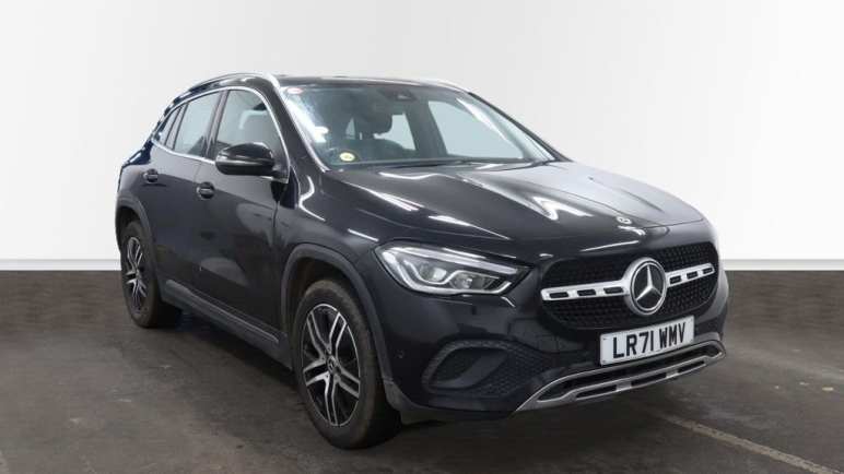 MERCEDES-BENZ GLA