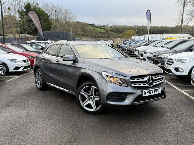 MERCEDES-BENZ GLA