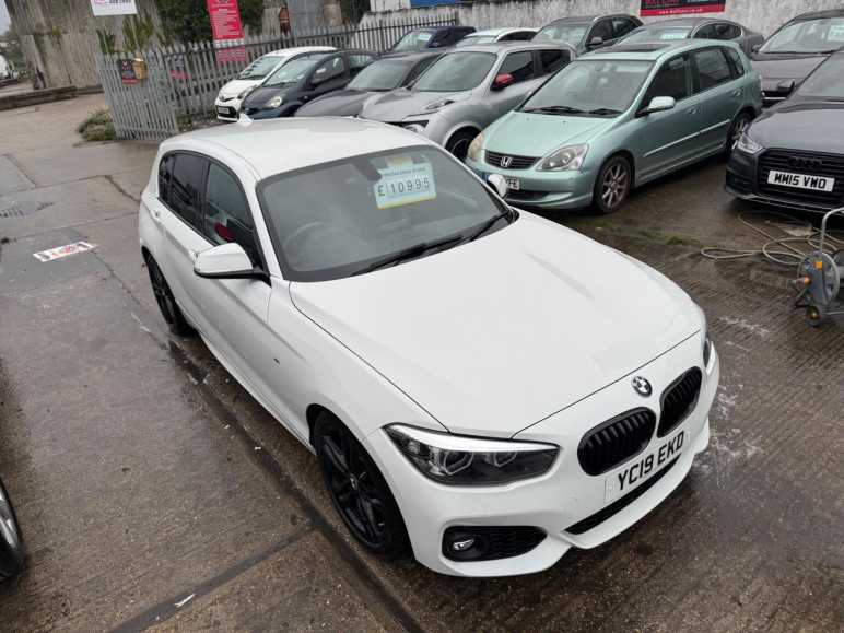 BMW 1 SERIES