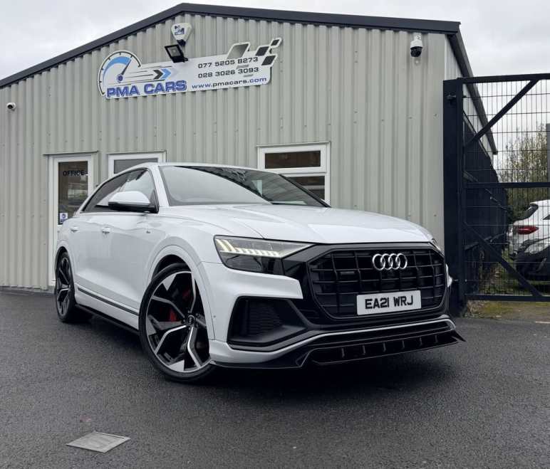 AUDI Q8