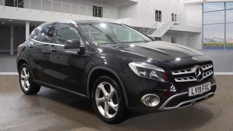 MERCEDES-BENZ GLA