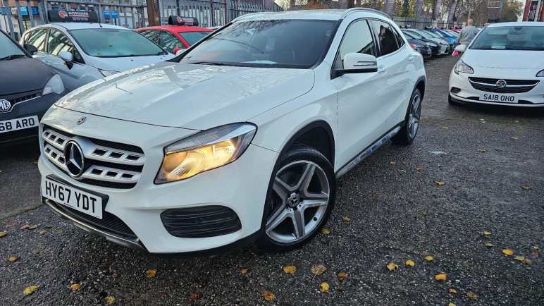 MERCEDES-BENZ GLA