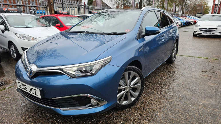 TOYOTA AURIS