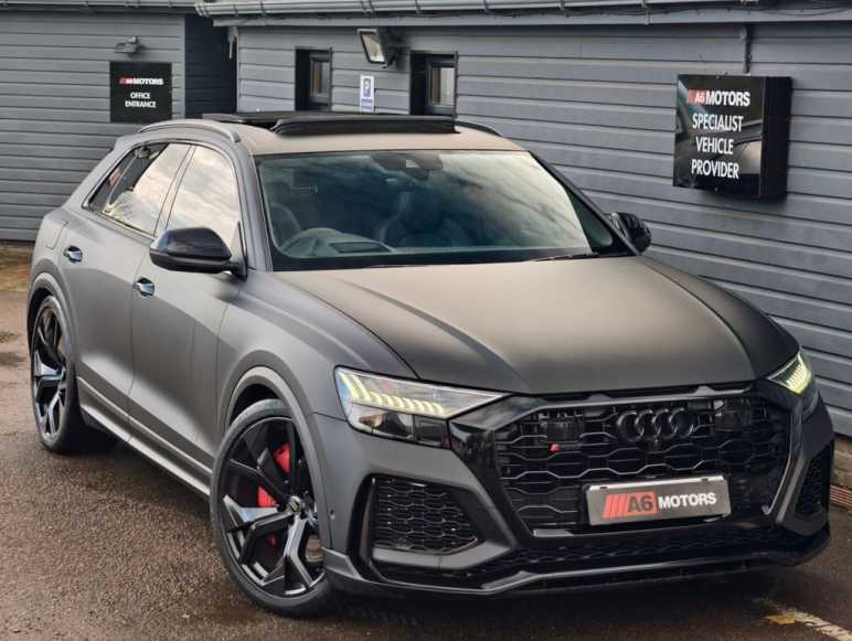 AUDI RS Q8