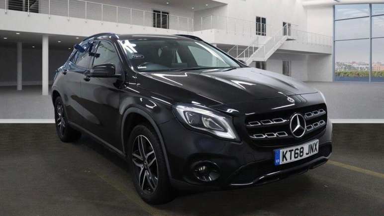 MERCEDES-BENZ GLA