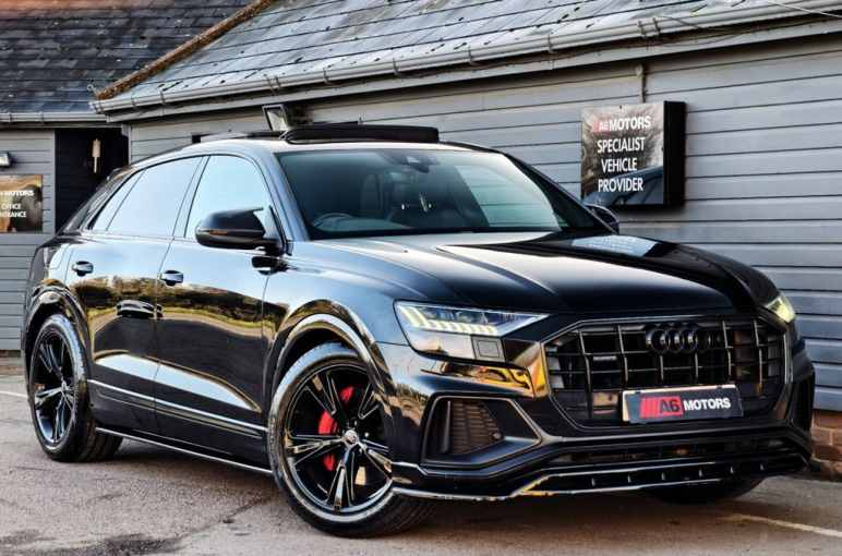 AUDI Q8