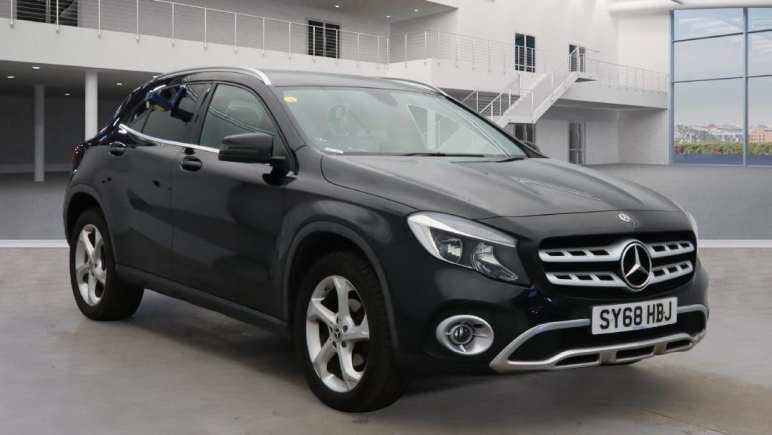 MERCEDES-BENZ GLA