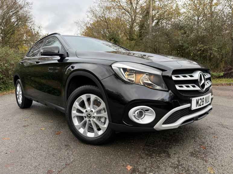 MERCEDES-BENZ GLA