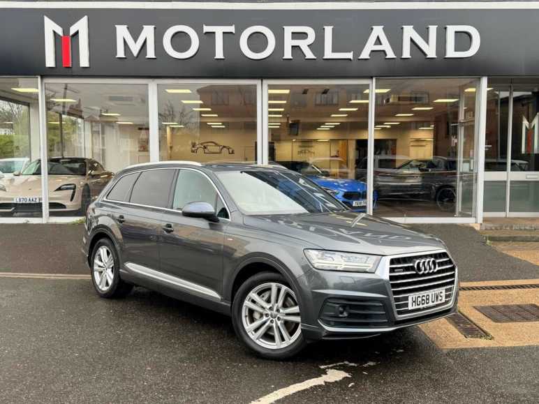 AUDI Q7