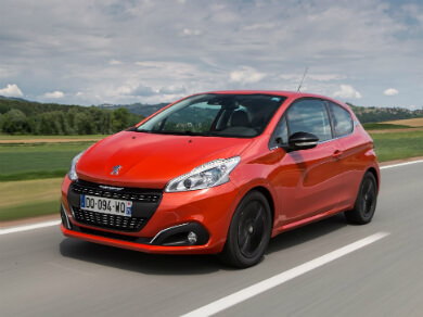 Peugeot 208 in red