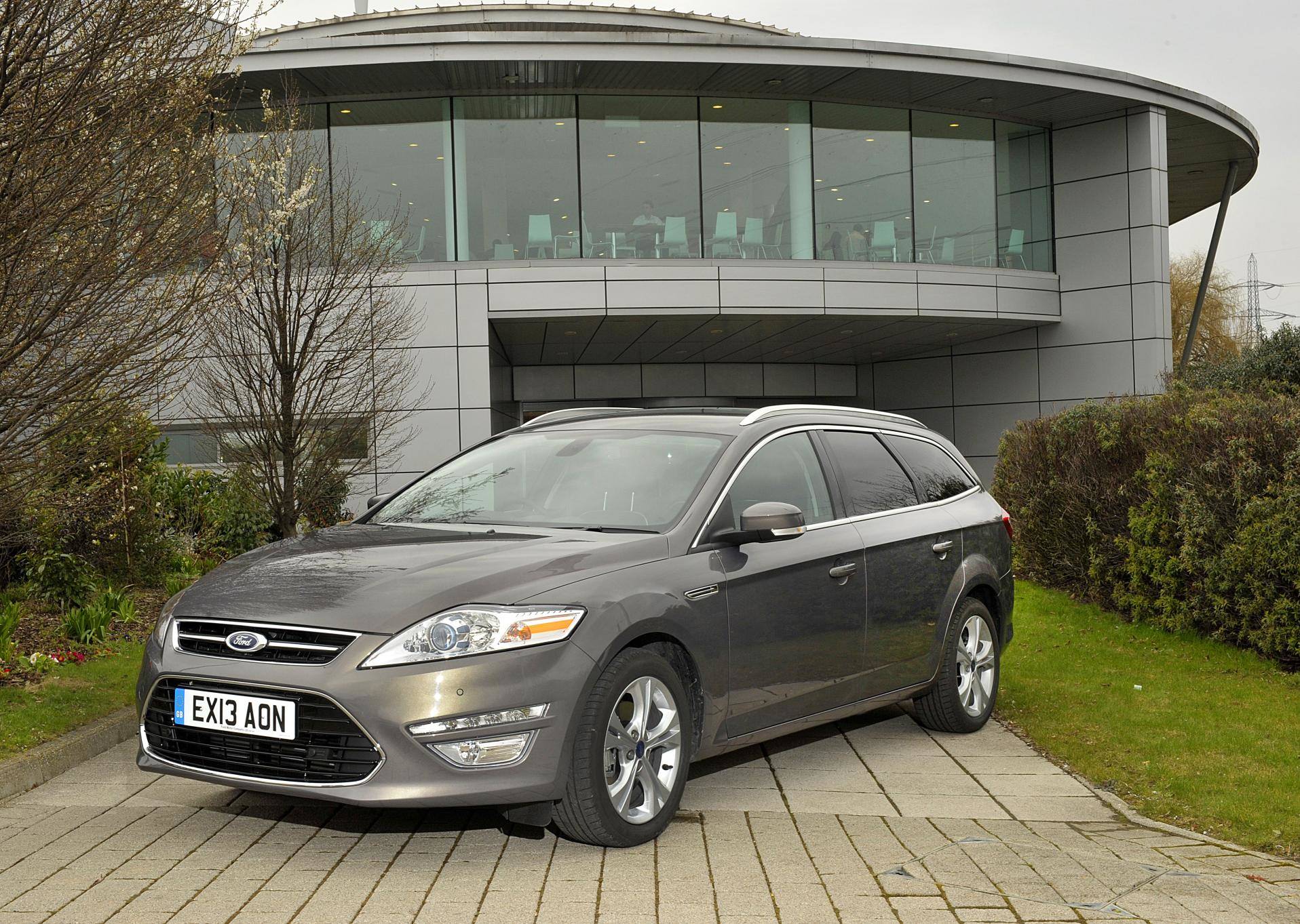 image of a ford mondeo estate car exterior