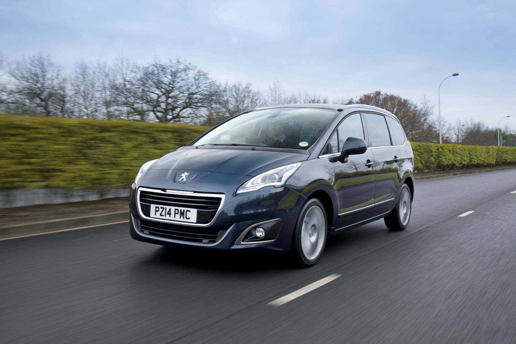 image of a peugeot 5008 car exterior