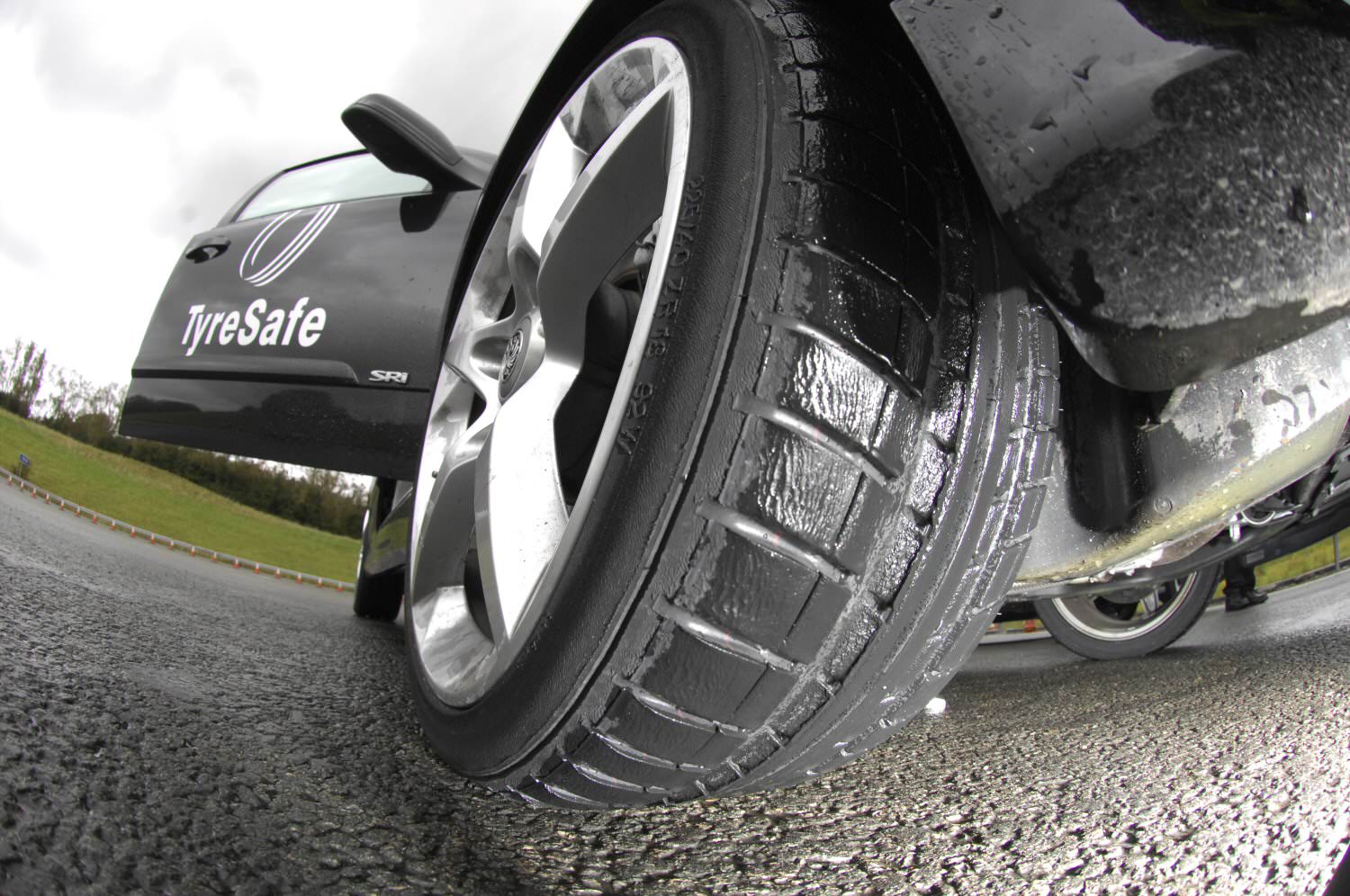 Tyre pressure on car wheel