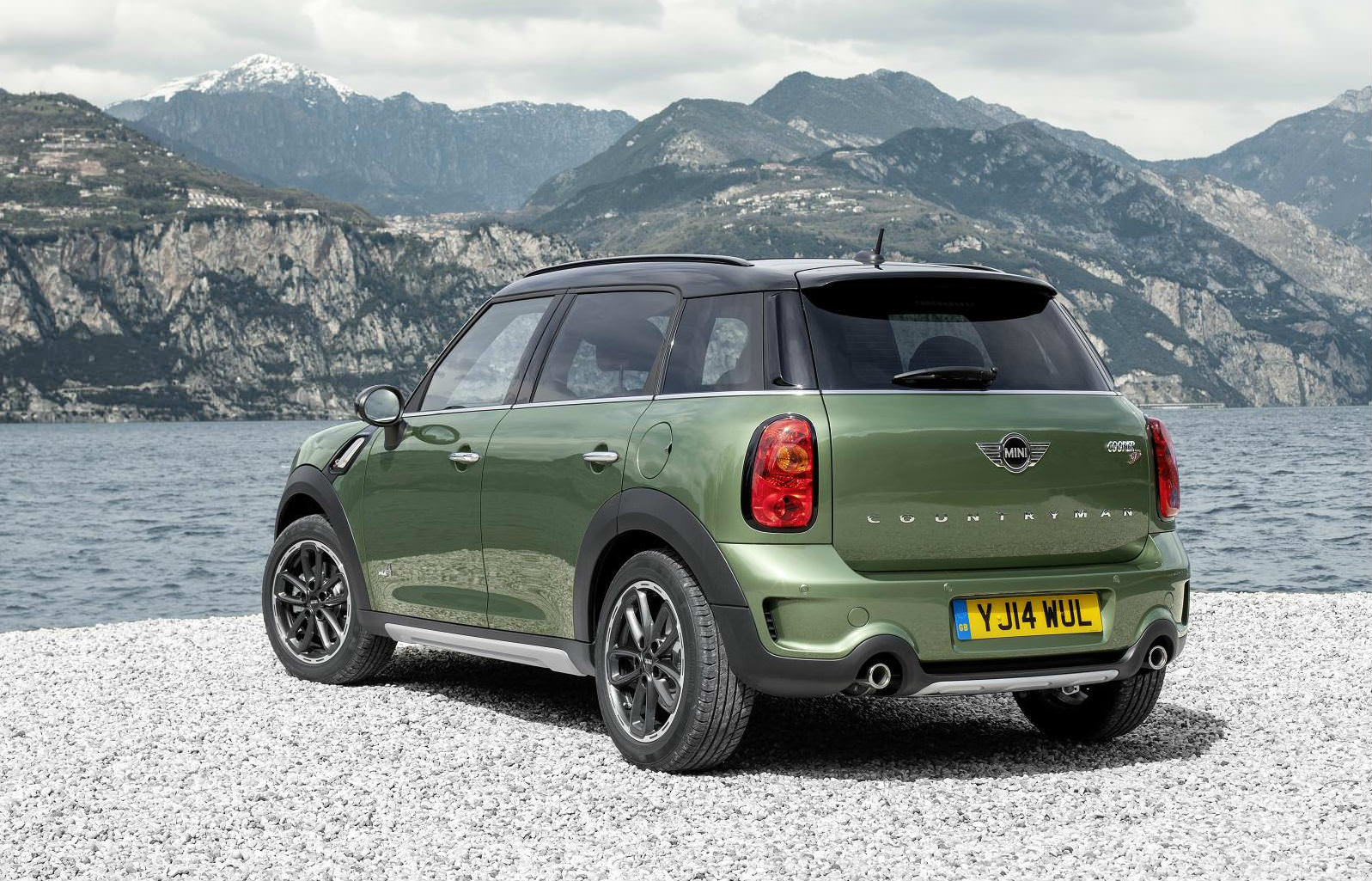 image of a green mini countryman all4 car exterior