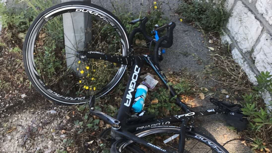 image of chris froomes tour de france bike after accident