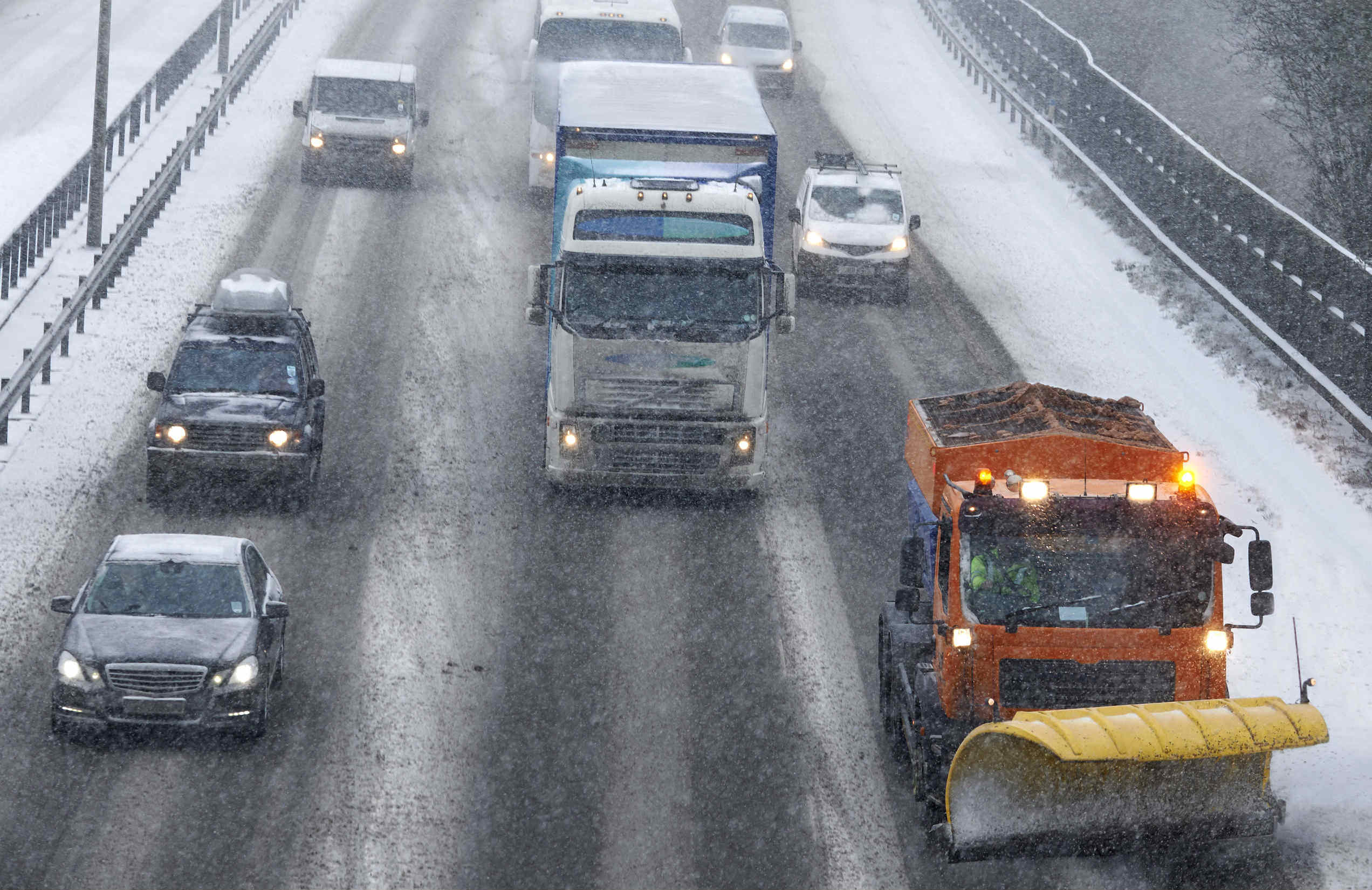 image of vehicles stuck on the motorway in winter conditions