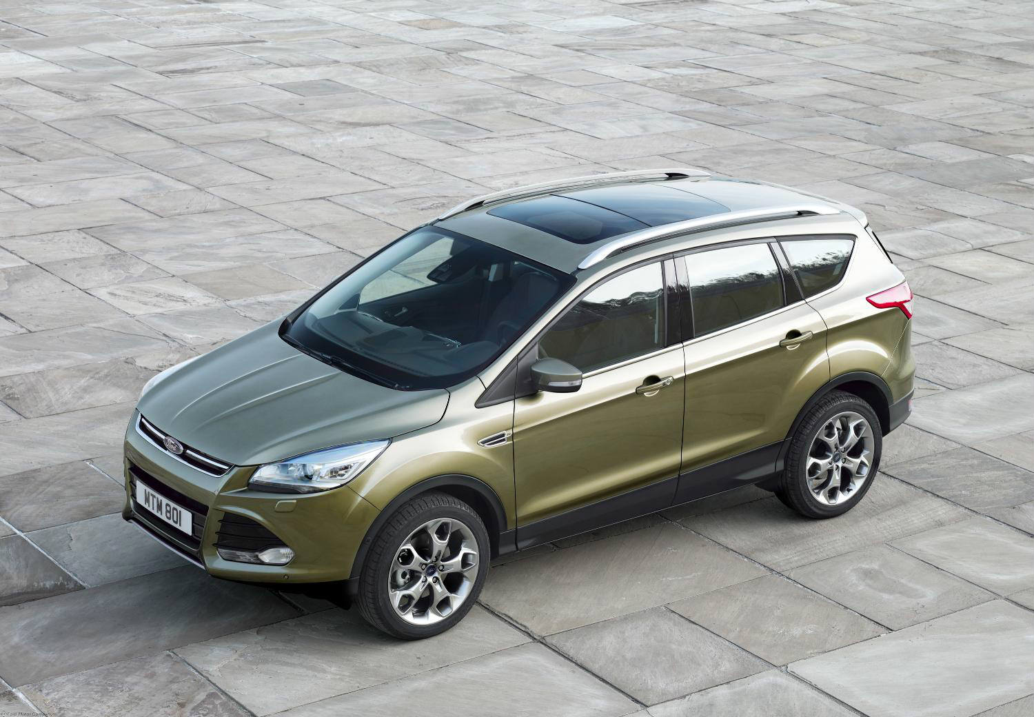 Guide to used SUVs with panoramic sunroof - Silver Ford Kuga