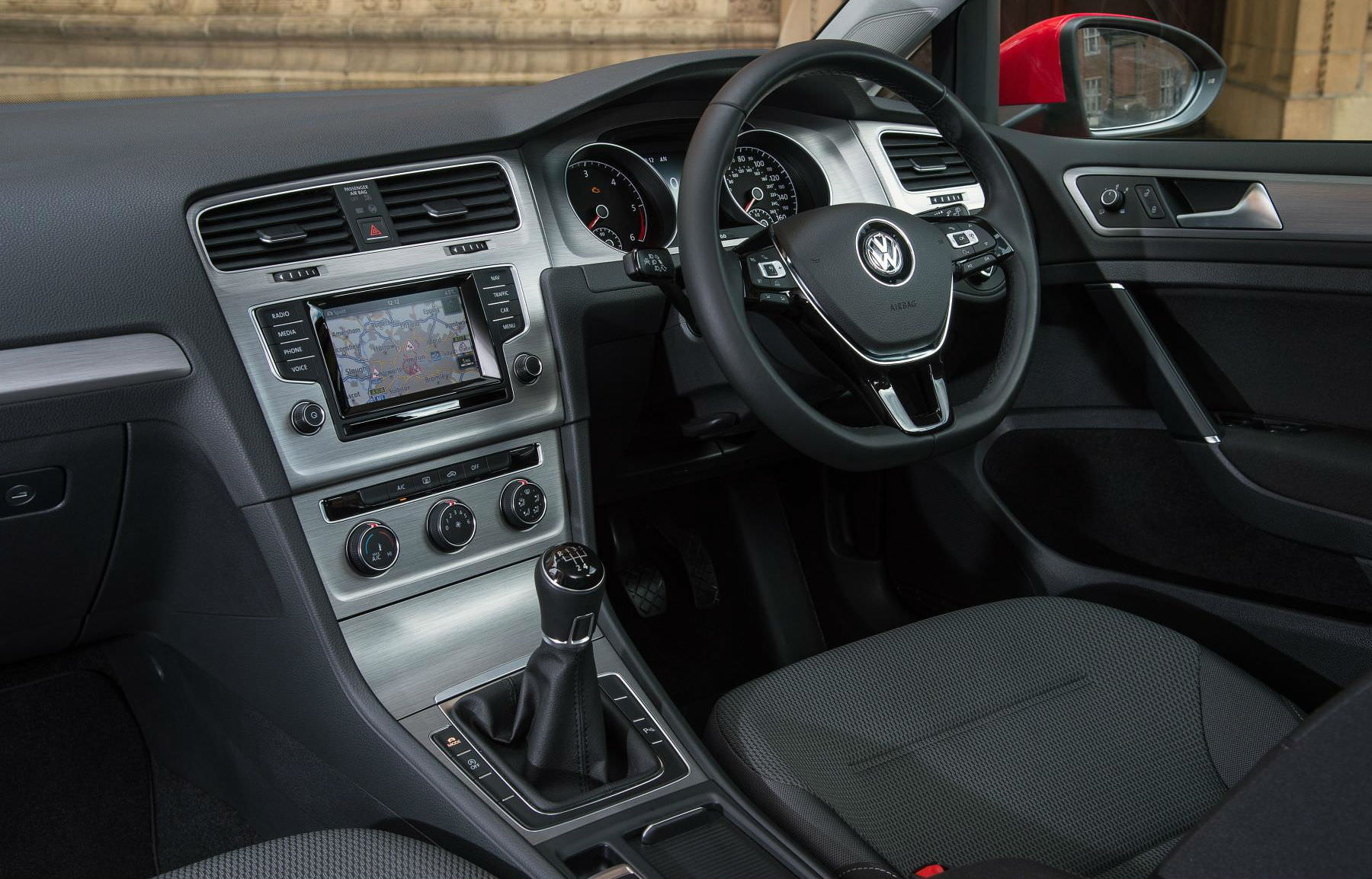 The dashboard of the VW Golf mk7