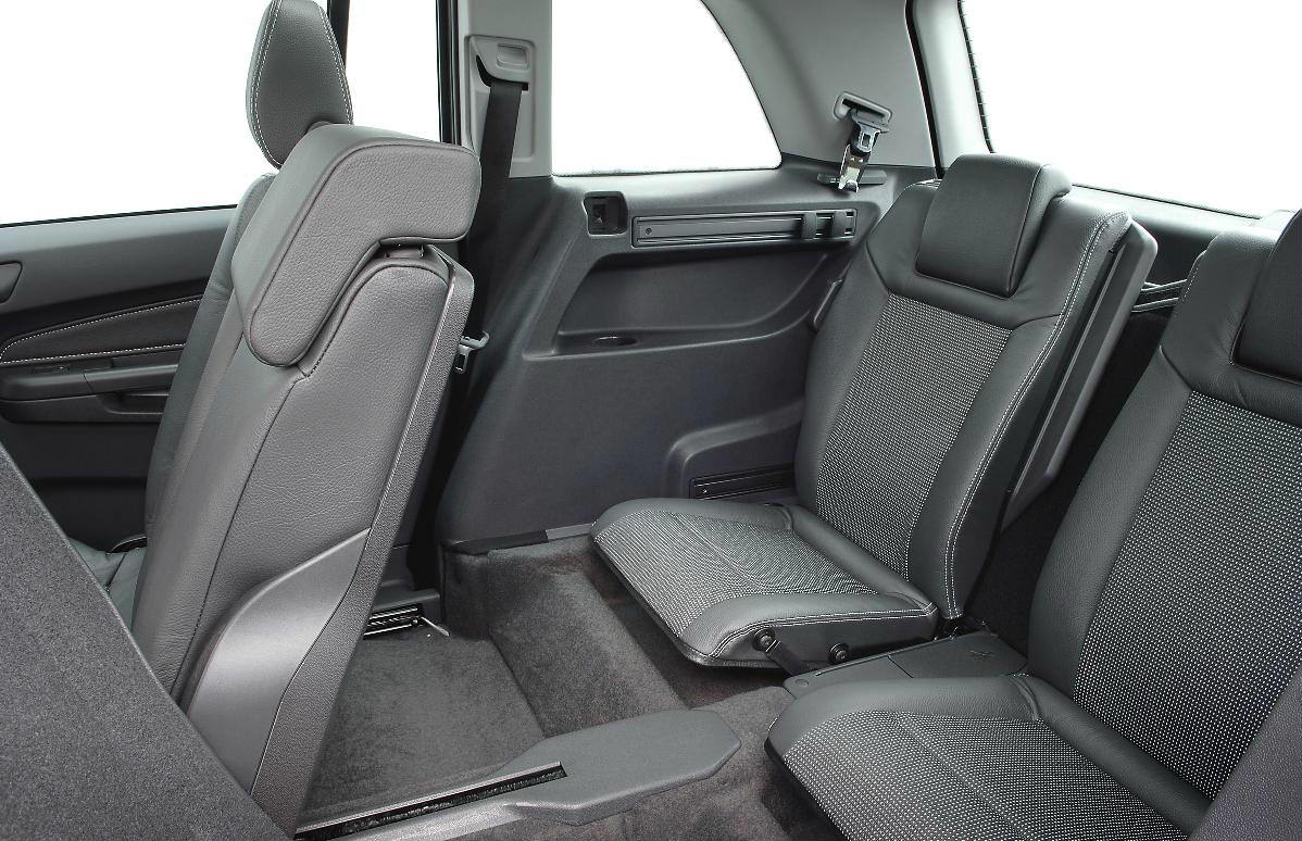 used car buying guide Vauxhall Zafira B back seat space