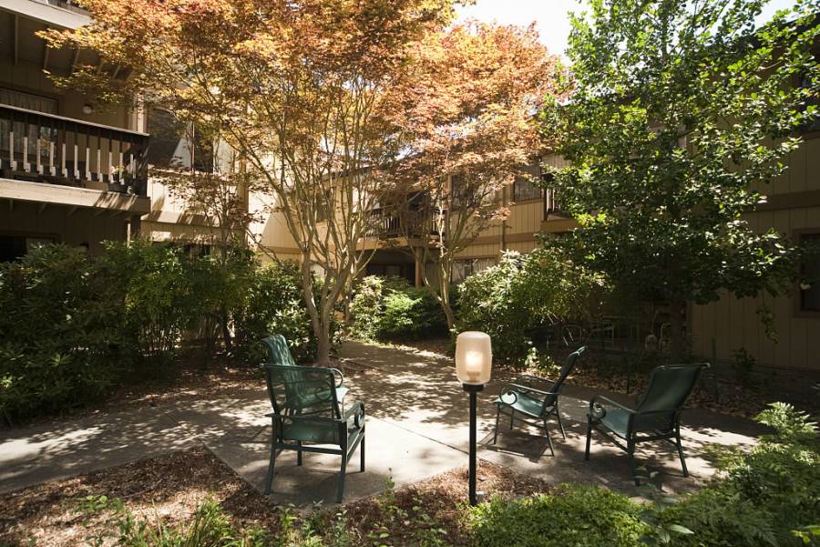 Oakmont Gardens
