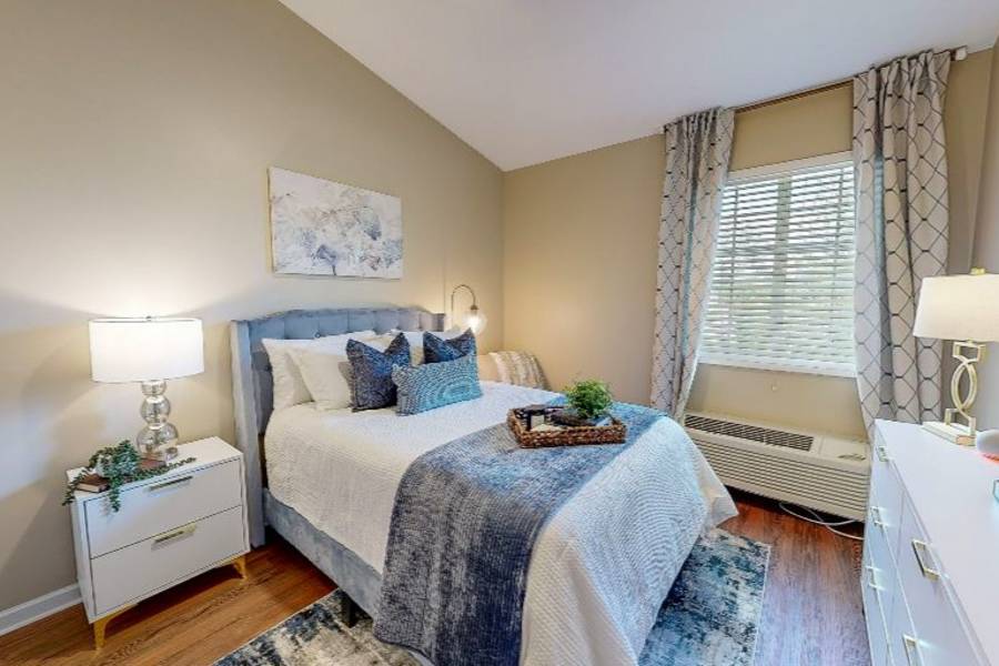 The Georgian Lakeside